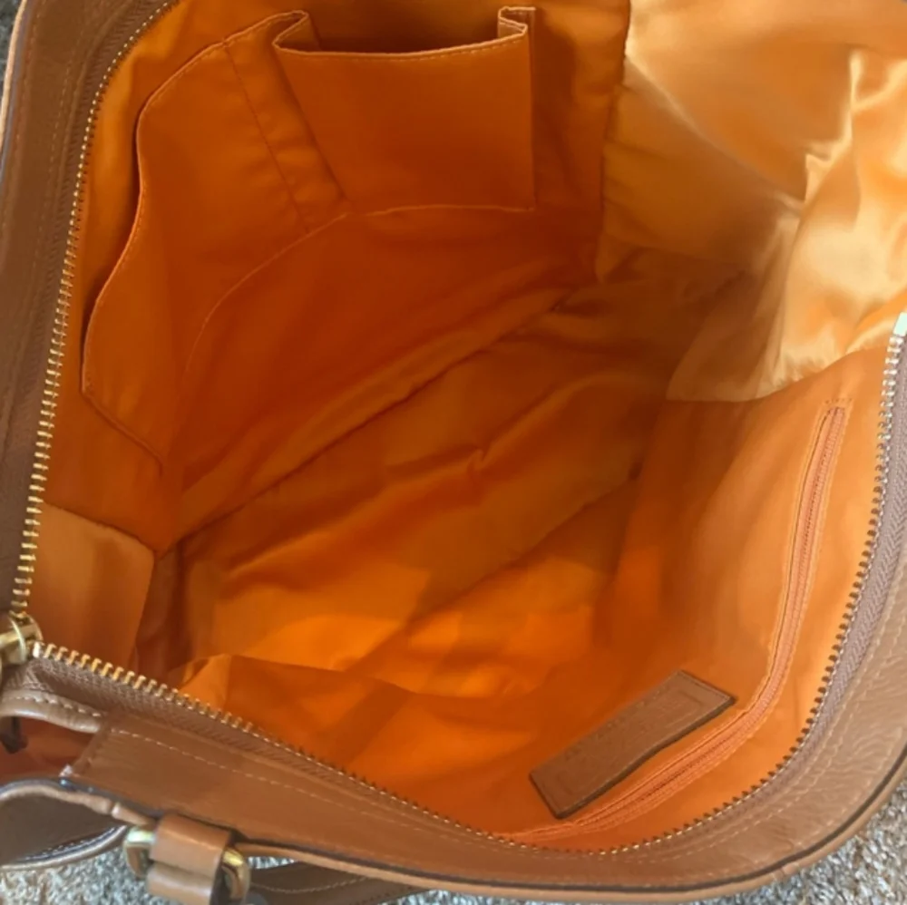 Coach Park Genuine Leather Tote Style F23662 - Picture 5 of 8